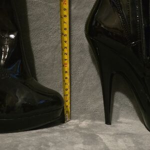 Elegant Black Patent Leather Women's Boots